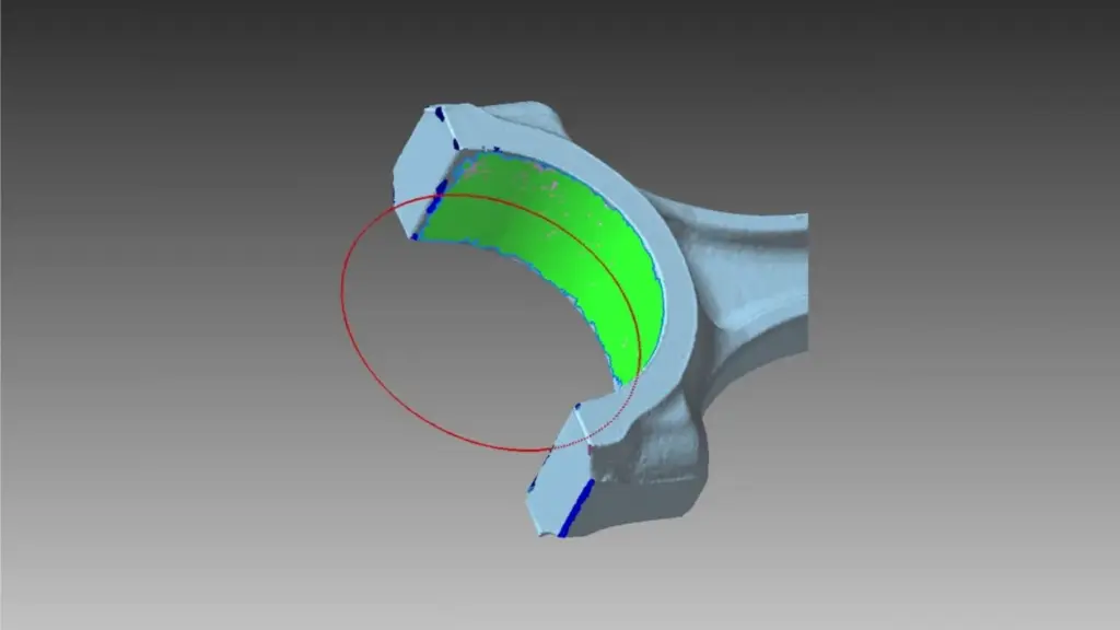POLYGONALmeisterでコンロッド端部の内径を赤い楕円でフィッティングし、肉厚分布を緑で表示した解析画面